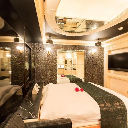 Hotel W-Aramis -W Group Hotels And Resorts- (Adults Only) Tokyo prefektur Exteriör bild